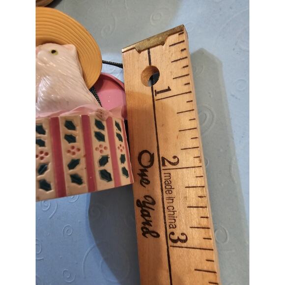 Vintage Avon Kitten Persion Cat In Pink Hat Box Christmas Ornament 1980s - Picture 8 of 8